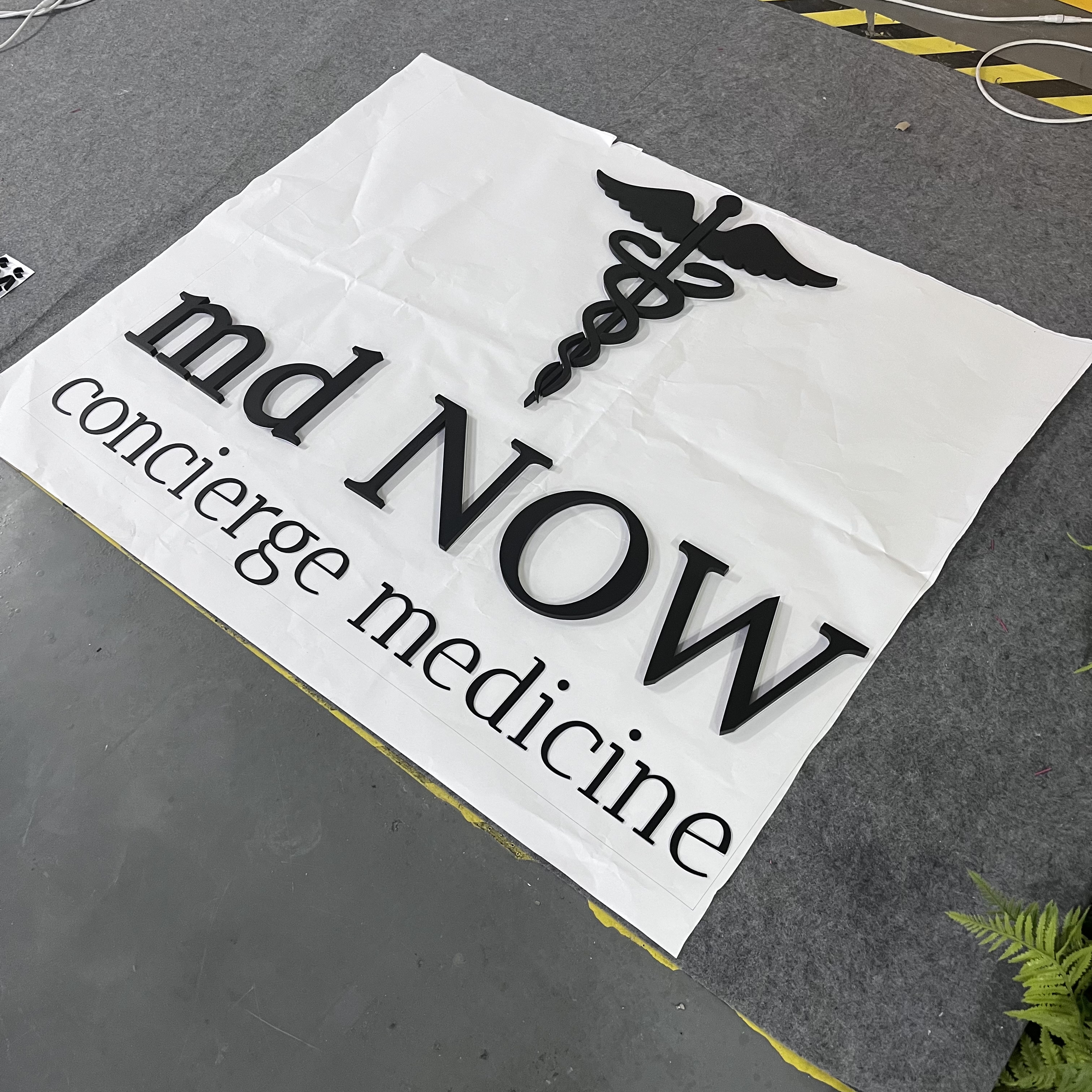 Non-Illuminated 3D Letters