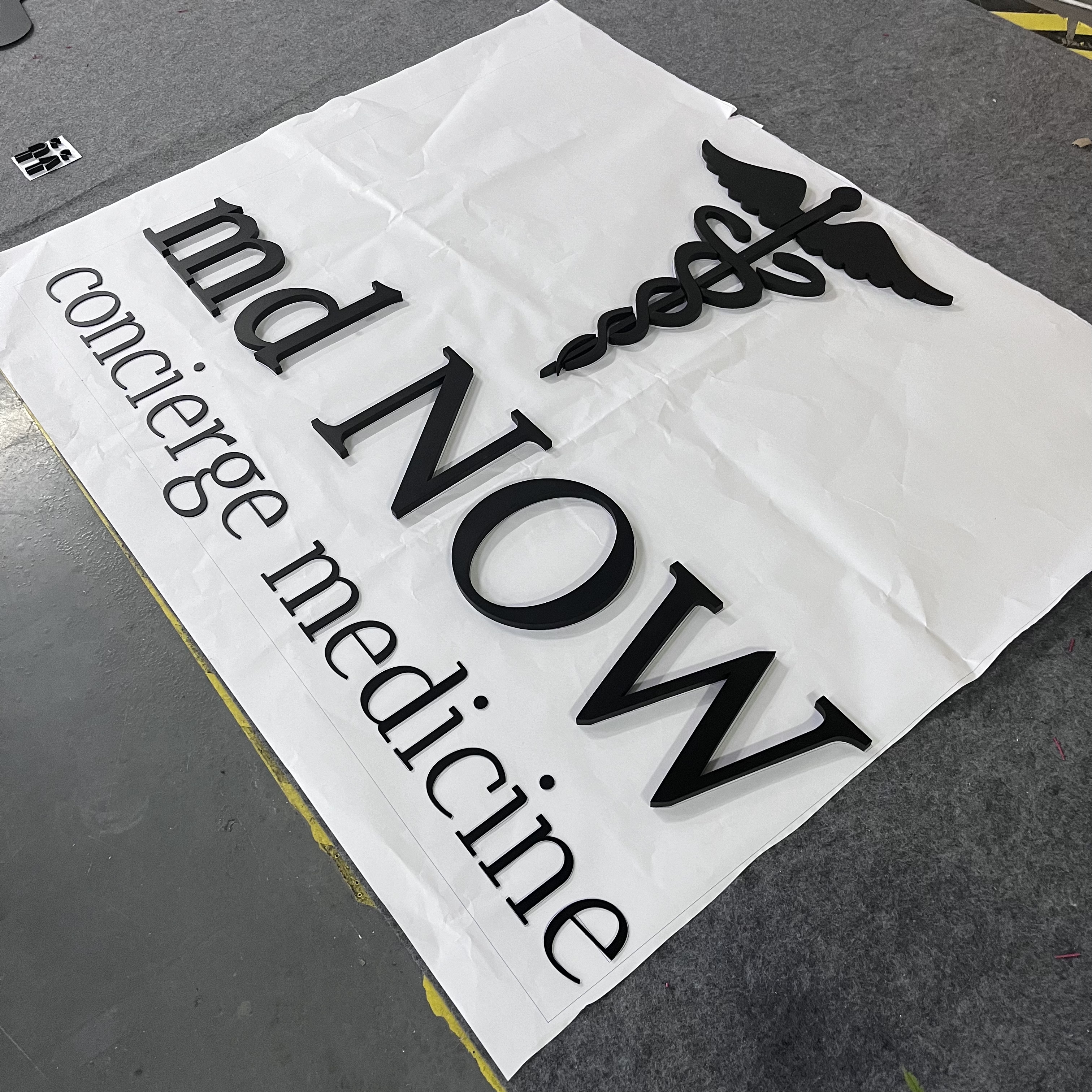 Non-Illuminated 3D Letters