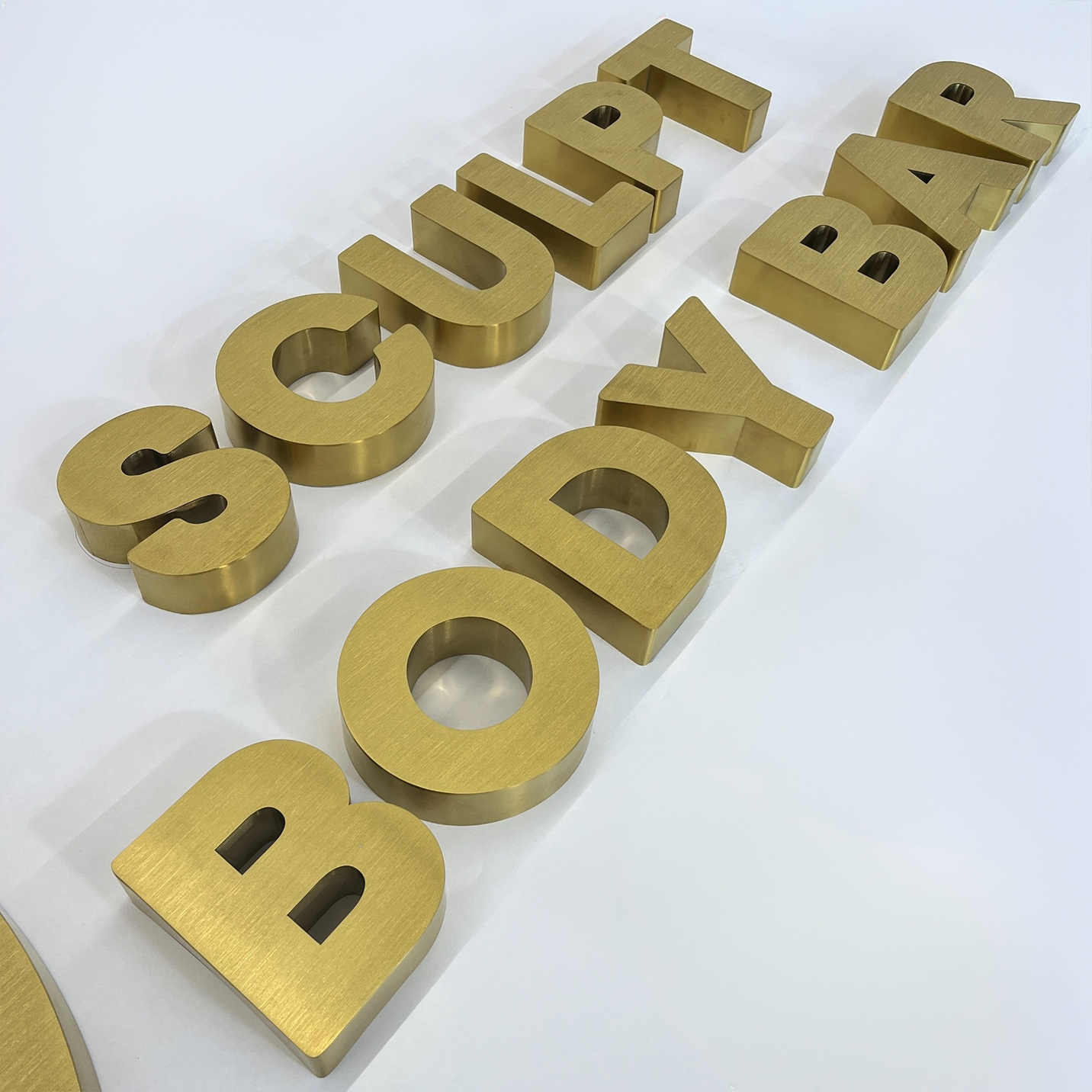 Non-Illuminated 3D Letters